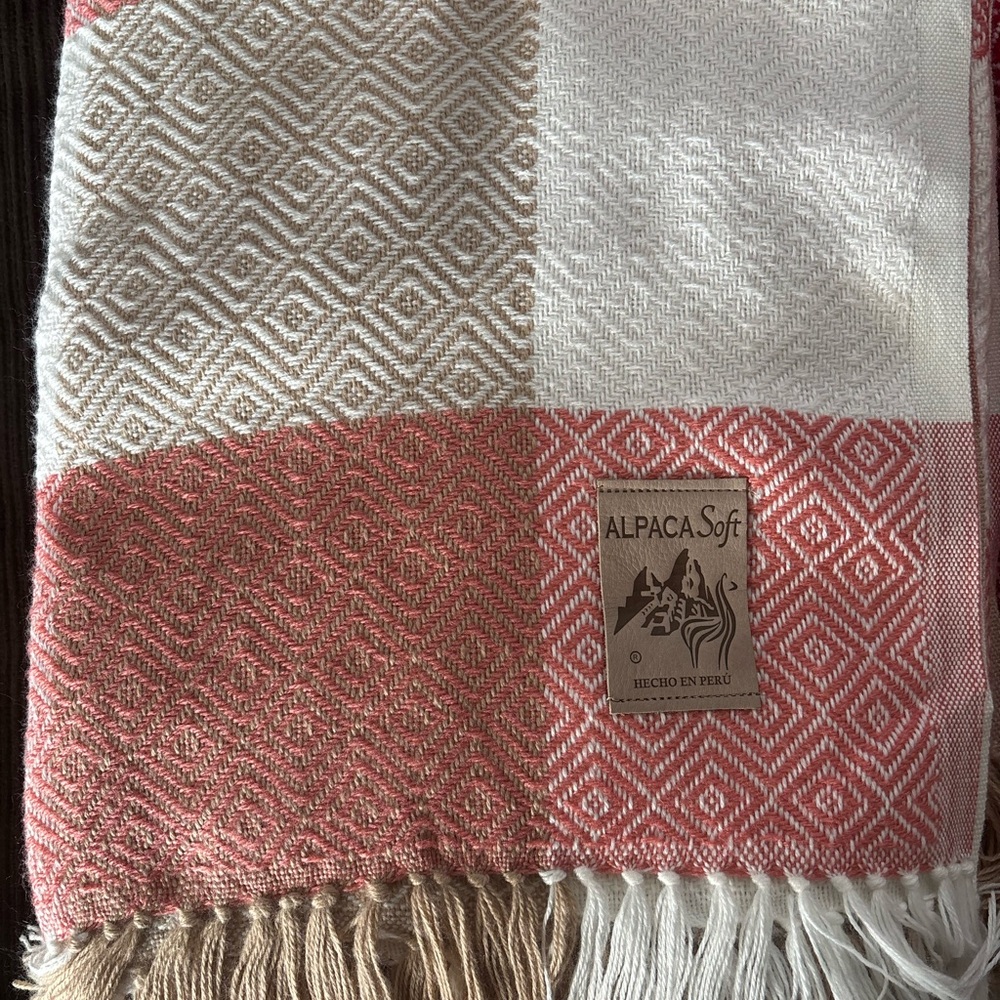 Authentic Alpaca Blanket – Made in Peru